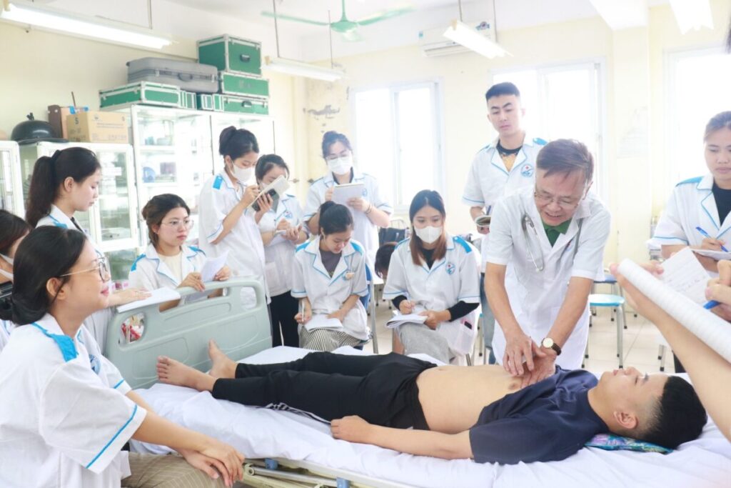 Học điều dưỡng tại cao đẳng kỹ thuật Y Dược Hà Nội