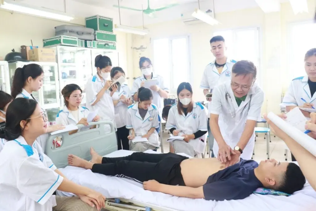 Học điều dưỡng tại cao đẳng kỹ thuật Y Dược Hà Nội