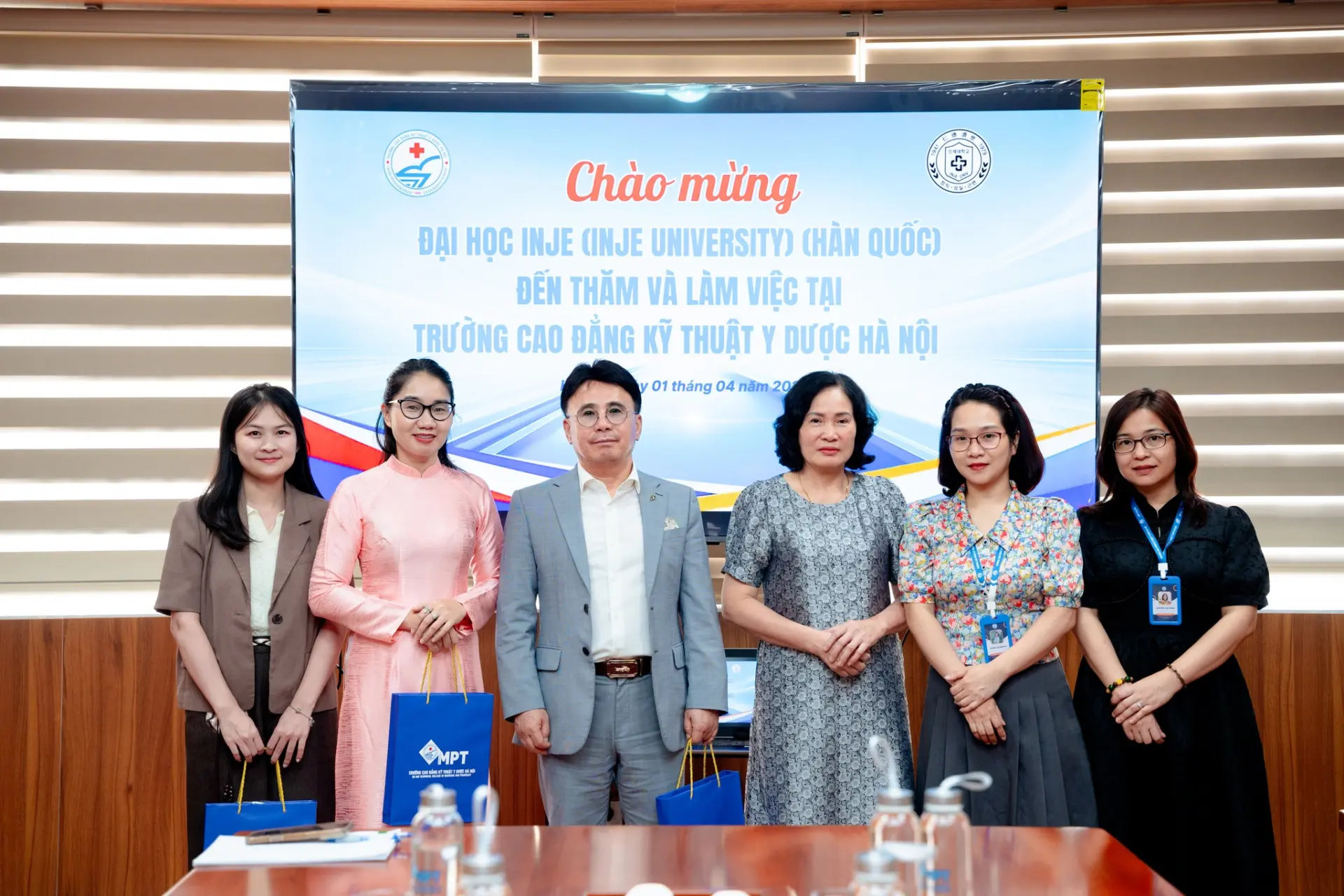 Đại Học Inje (Hàn Quốc) Thăm Và Làm Việc Tại Trường Cao Đẳng Kỹ Thuật Y Dược Hà Nội – Mở Ra Cơ Hội Hợp Tác Quốc Tế Mới