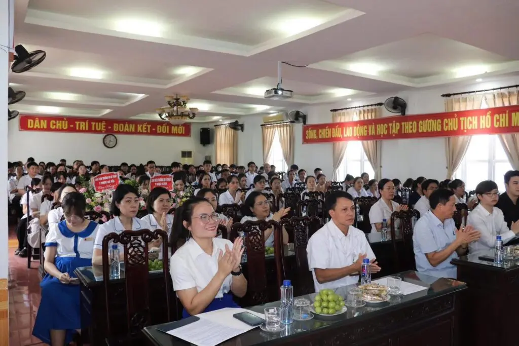 94 Sinh Viên Chính Thức Bước Vào Môi Trường Bệnh Viện